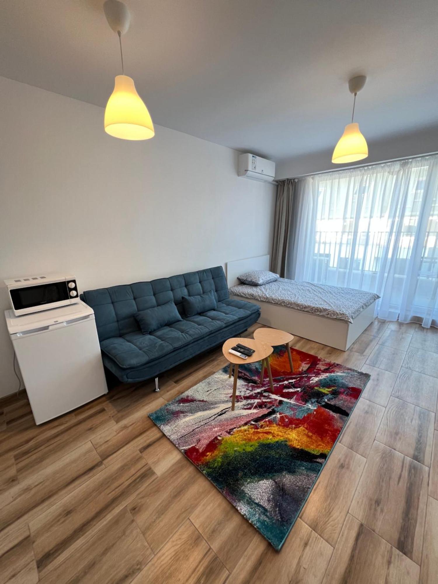 Wroclaw Colorful And Cosy Near Unss And Nsa W Wifi Apartment