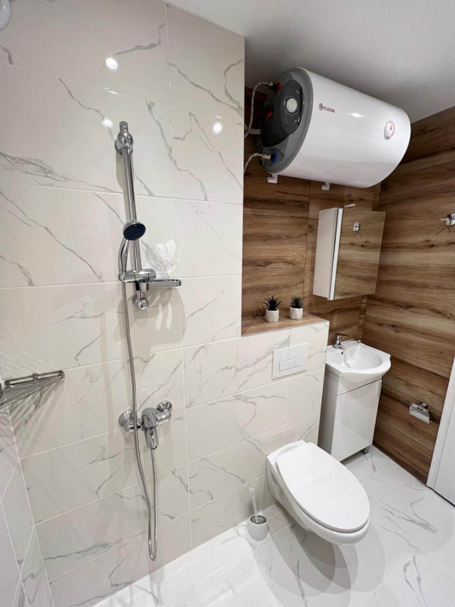 Apartment Wroclaw Colorful And Cosy Near Unss And Nsa W Wifi