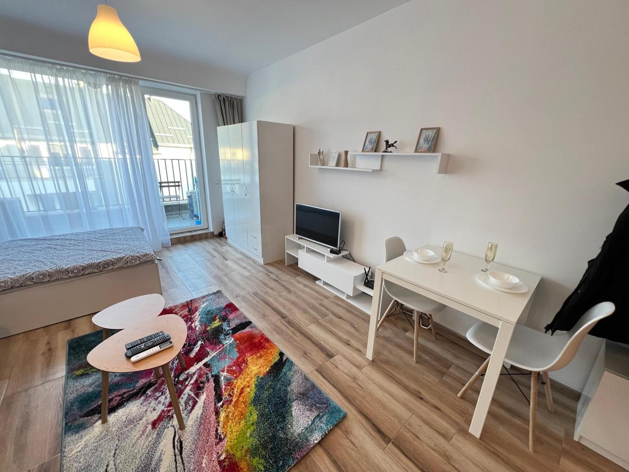 Apartment Wroclaw Colorful And Cosy Near Unss And Nsa W Wifi Sofia